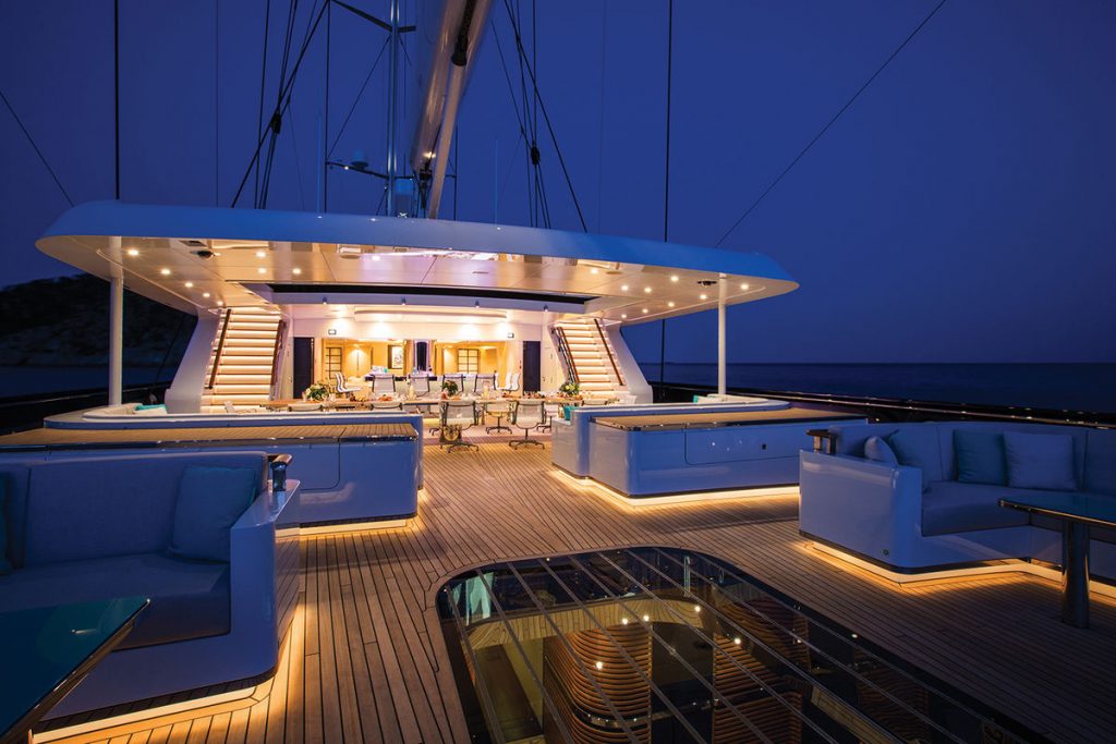 aquijo yacht interior